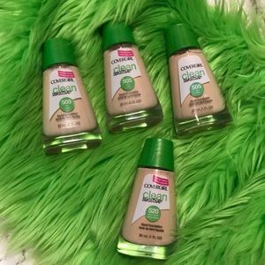🦋 FIRM PRICE 🦋 Set of 4 Covergirl foundations Ivory & Natural